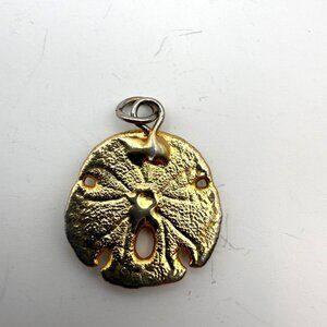 VTG Gold Tone Sand Dollar Pendant Beach Ocean Nautical Charm Fashion Jewelry